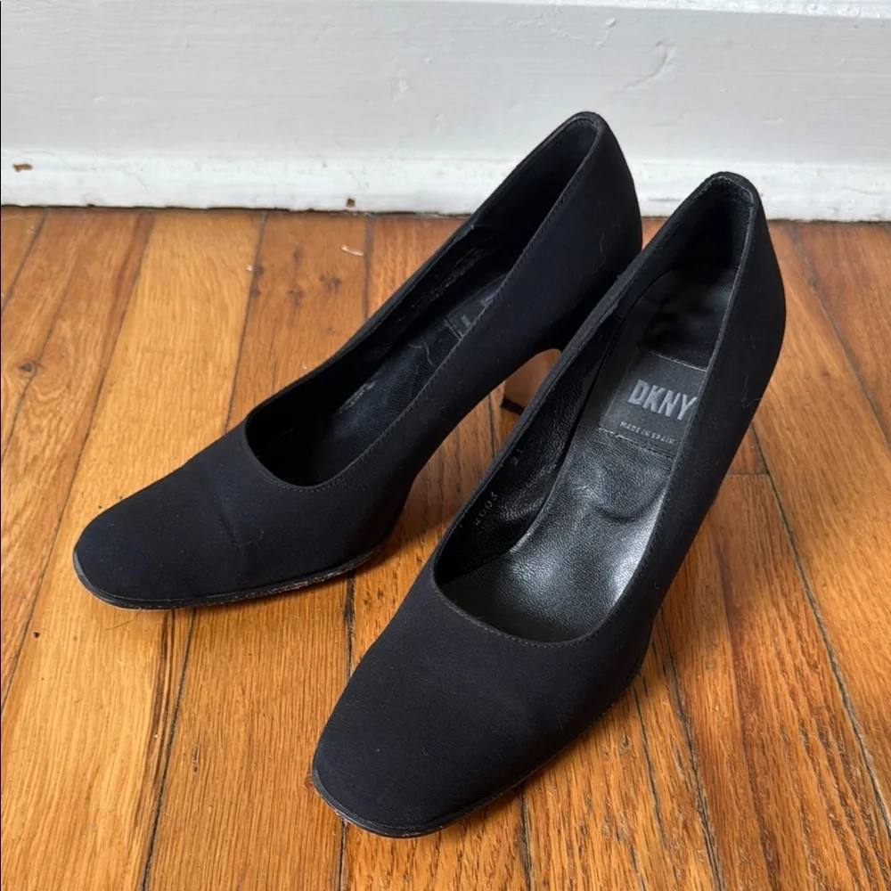 DKNY Women's Black Pumps 6.5 - Picture 1 of 6